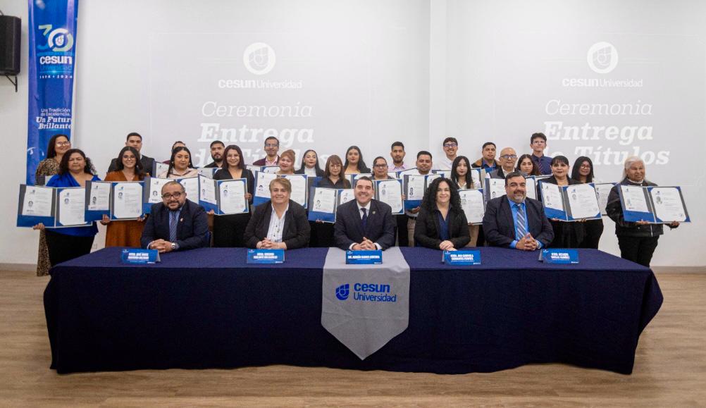 RECIBEN 47 PROFESIONISTAS SU DOCUMENTO OFICIAL DE TITULACIÓN DE CESUN UNIVERSIDAD