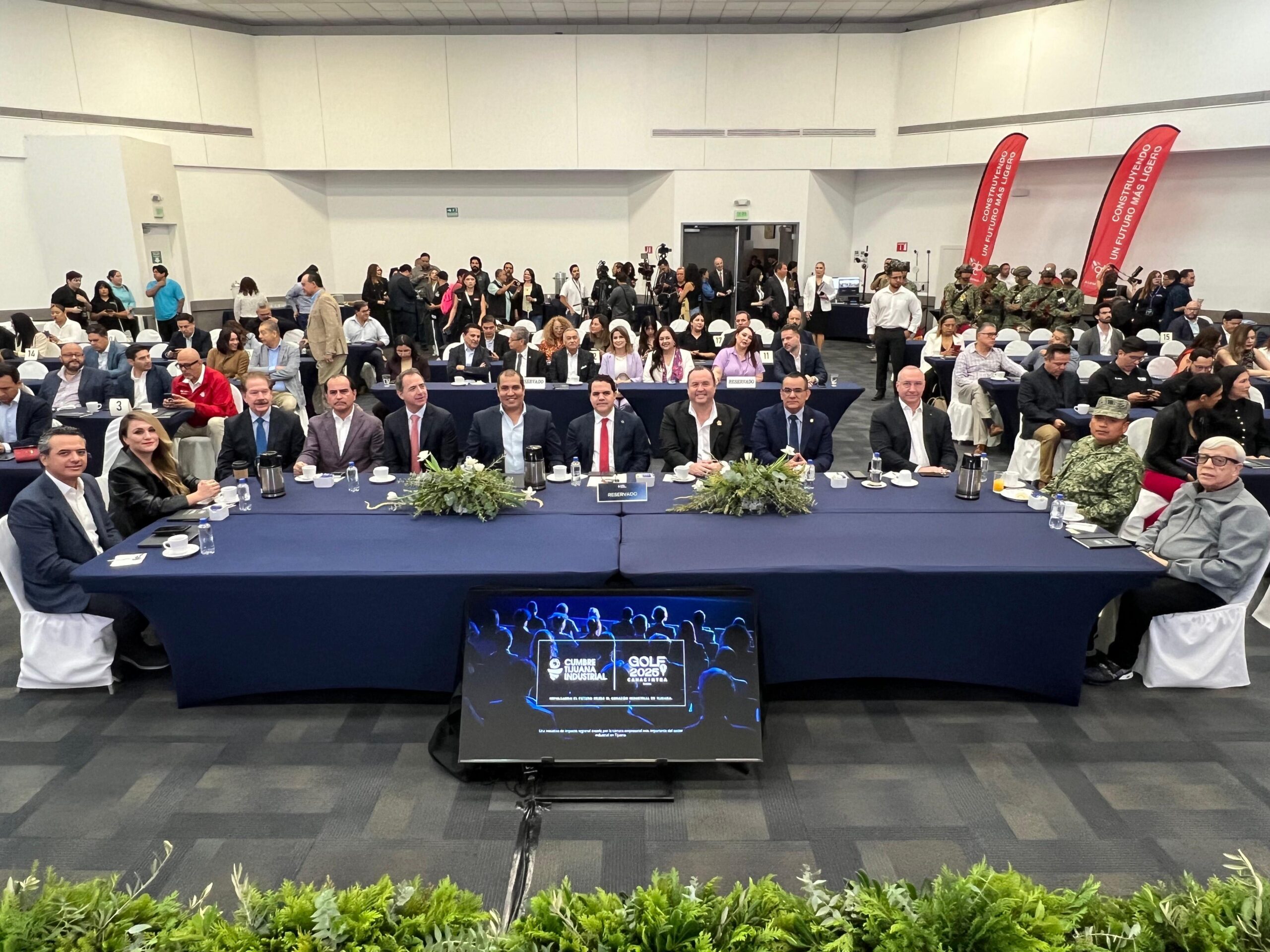 REALIZAN CON ÉXITO LA «CUMBRE EMPRESARIAL CANACINTRA 2025»